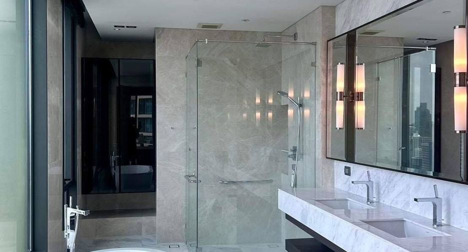 Продажа 3 спальни кондо в Патхум Щан, Бангкок