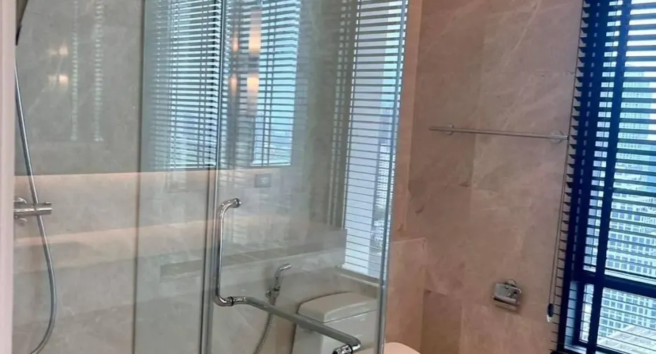 Продажа 3 спальни кондо в Патхум Щан, Бангкок