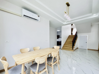 À vendre et à louer 4 chambres maison à Mueang Chiang Mai, Chiang Mai