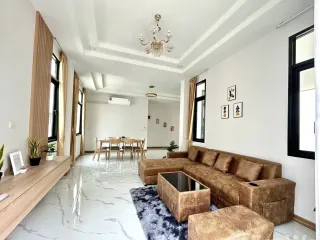 À vendre et à louer 4 chambres maison à Mueang Chiang Mai, Chiang Mai