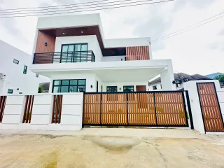 For Rent 4 Bedroom House In Mueang Chiang Mai