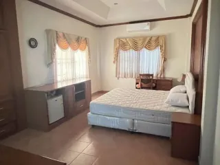 À louer 3 chambres maison à Bang Lamung, Chonburi