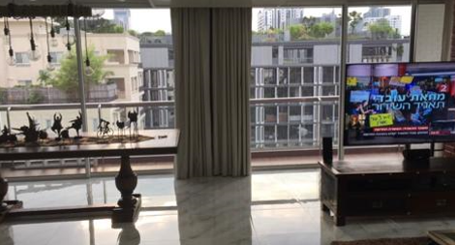For sale 2 bedrooms condo in Watthana, Bangkok