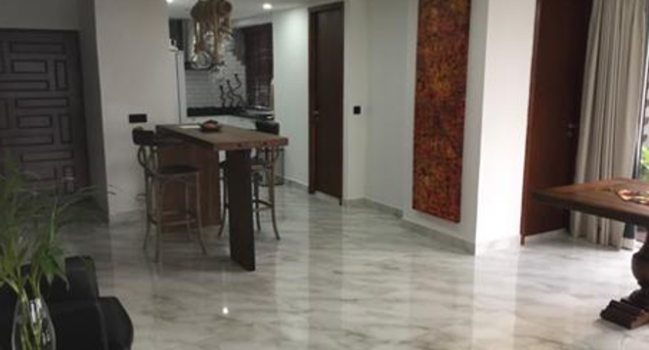 For sale 2 bedrooms condo in Watthana, Bangkok