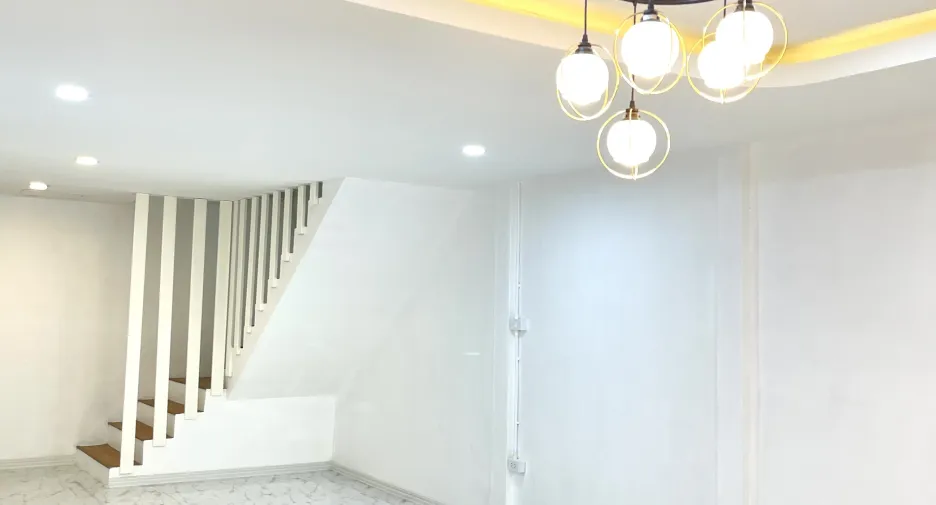For sale 2 bedrooms townhouse in Mueang Lop Buri, Lopburi