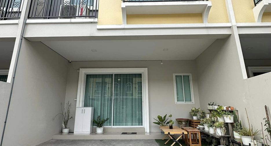 For sale 2 bedrooms townhouse in Lat Krabang, Bangkok