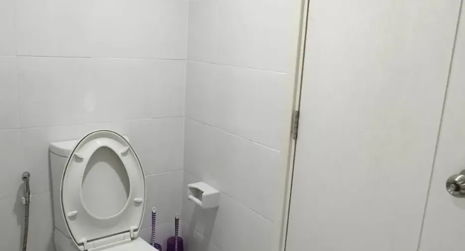 Casa adosada en venta y en alquiler de 3 habitaciones en Pak Kret, Nonthaburi