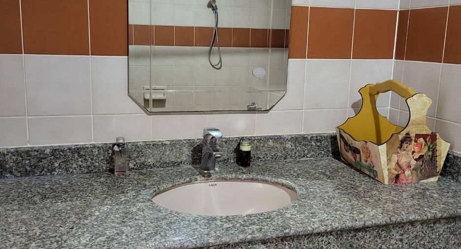 For sale and for rent 1 bed condo in Watthana, Bangkok