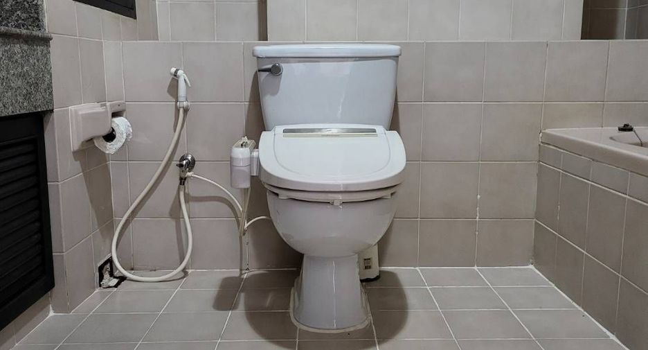 For sale and for rent 1 bed condo in Watthana, Bangkok