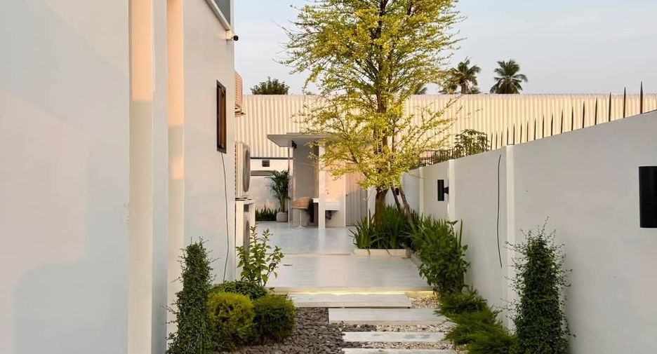 Villa zum Kauf mit 5 Zimmer in Bang Lamung, Chonburi