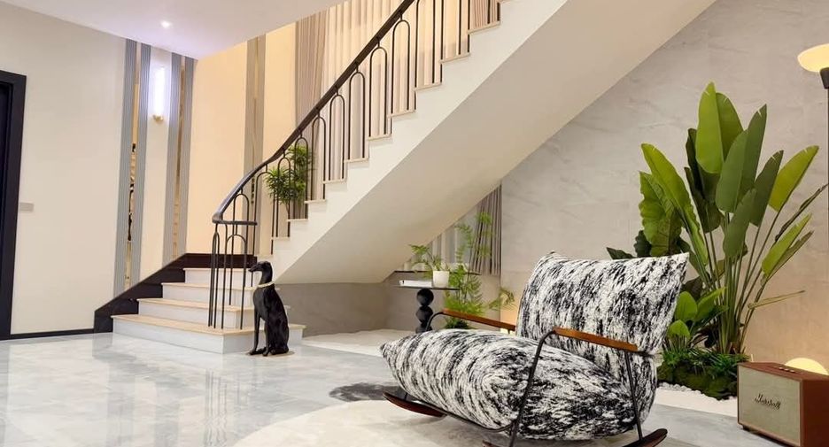 Villa zum Kauf mit 5 Zimmer in Bang Lamung, Chonburi