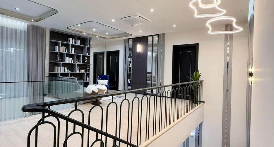 Villa zum Kauf mit 5 Zimmer in Bang Lamung, Chonburi