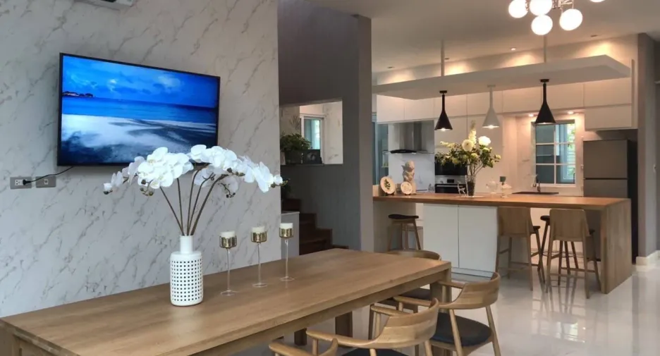 Haus zum Kauf mit 5 Zimmer in Si Racha, Chonburi
