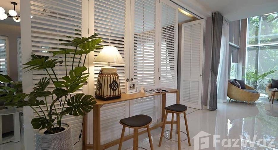 Casa en venta de 5 habitaciones en Si Racha, Chonburi
