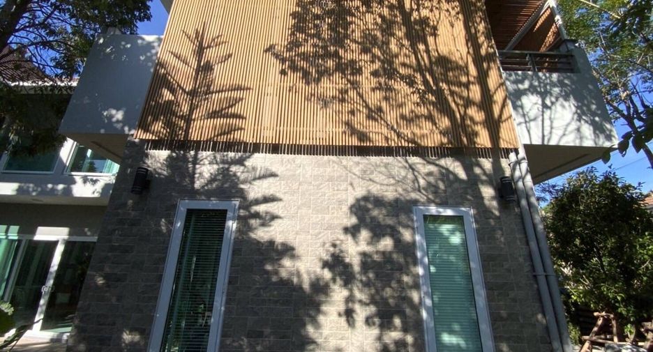Casa en venta de 5 habitaciones en Si Racha, Chonburi