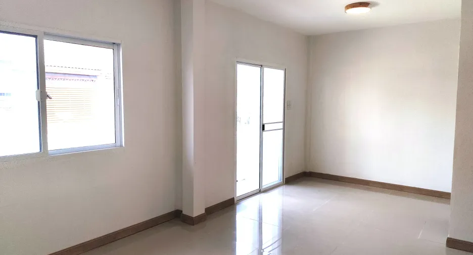 For sale 3 bedrooms townhouse in Khlong Sam Wa, Bangkok