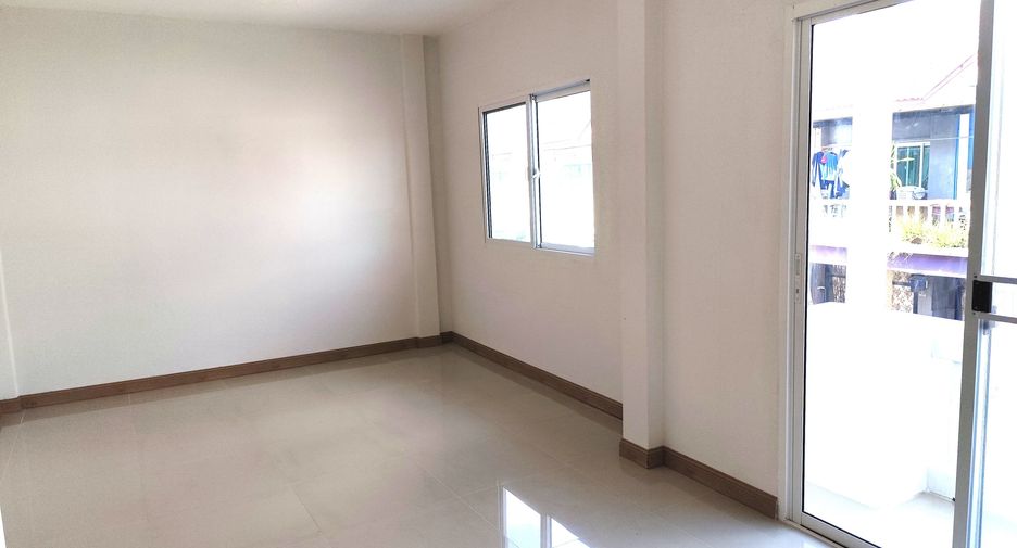 For sale 3 bedrooms townhouse in Khlong Sam Wa, Bangkok
