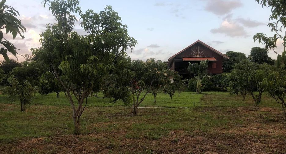 For sale 4 bedrooms hotel in Yang Talat, Kalasin