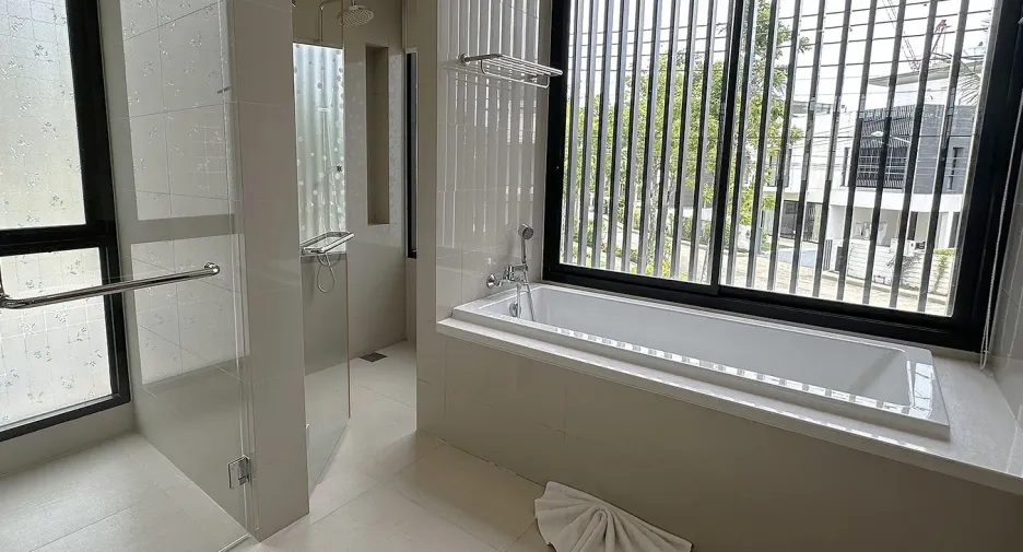 For sale そして for rent 5 ベッドルーム villa in Thalang, Phuket