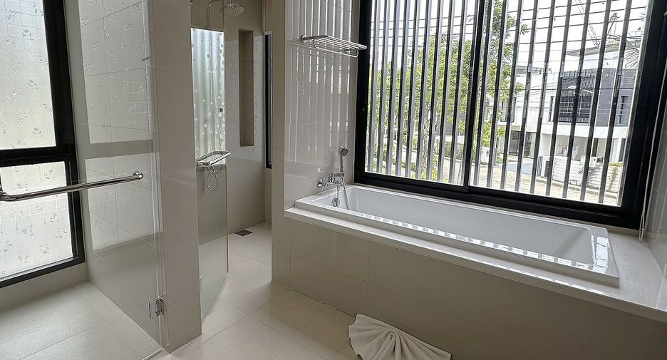 Villa en venta y en alquiler de 5 habitaciones en Thalang, Phuket