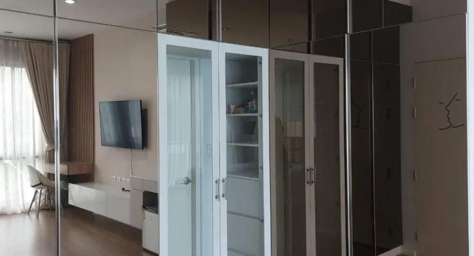 Casa adosada en venta de 3 habitaciones en Saphan Sung, Bangkok