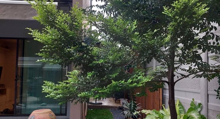 Casa adosada en venta de 3 habitaciones en Saphan Sung, Bangkok