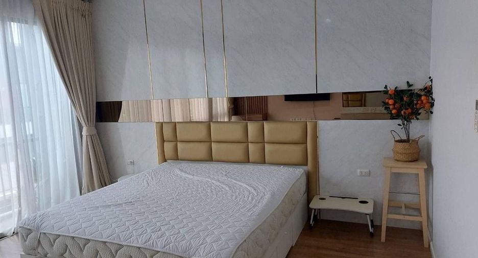 Casa adosada en venta de 3 habitaciones en Saphan Sung, Bangkok