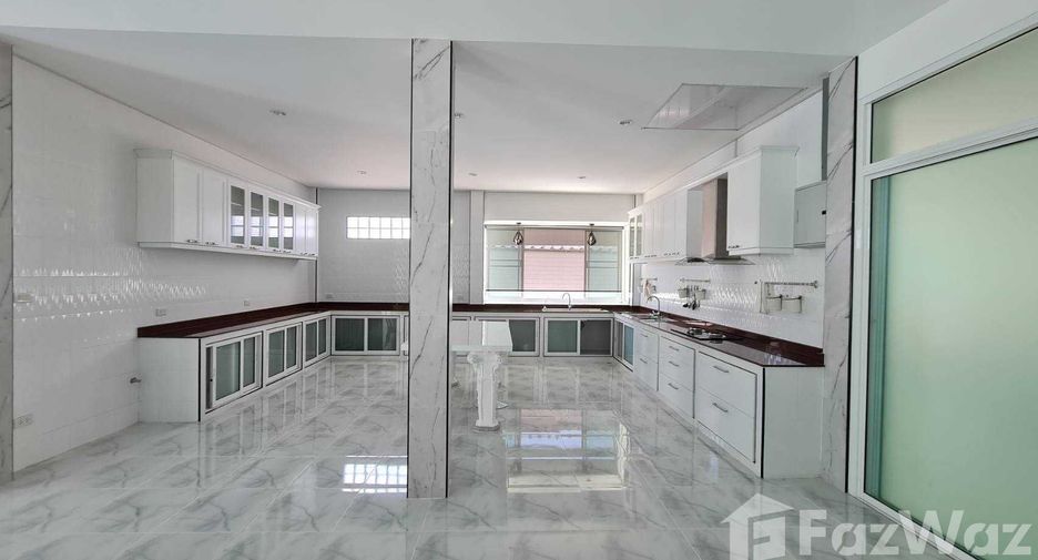 Villa en venta de 6 habitaciones en Bang Lamung, Chonburi