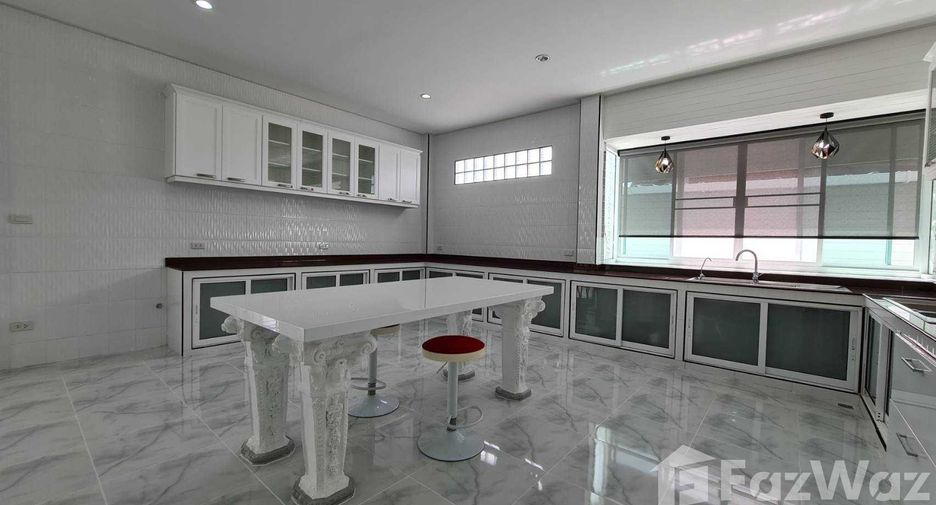 Villa en venta de 6 habitaciones en Bang Lamung, Chonburi