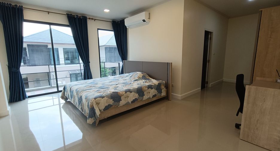 For rent 3 bedrooms villa in Bang Lamung, Chonburi