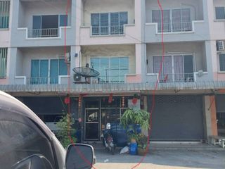 Reihenhaus zum Kauf mit 4 Zimmer in Si Racha, Chonburi