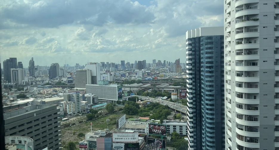 For sale studio condo in Pathum Wan, Bangkok