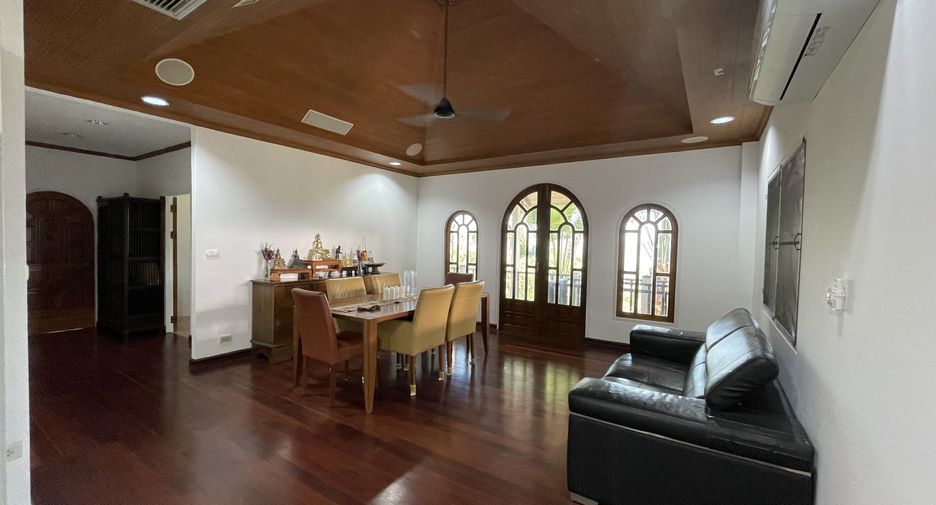 Villa en alquiler de 4 habitaciones en Kathu, Phuket