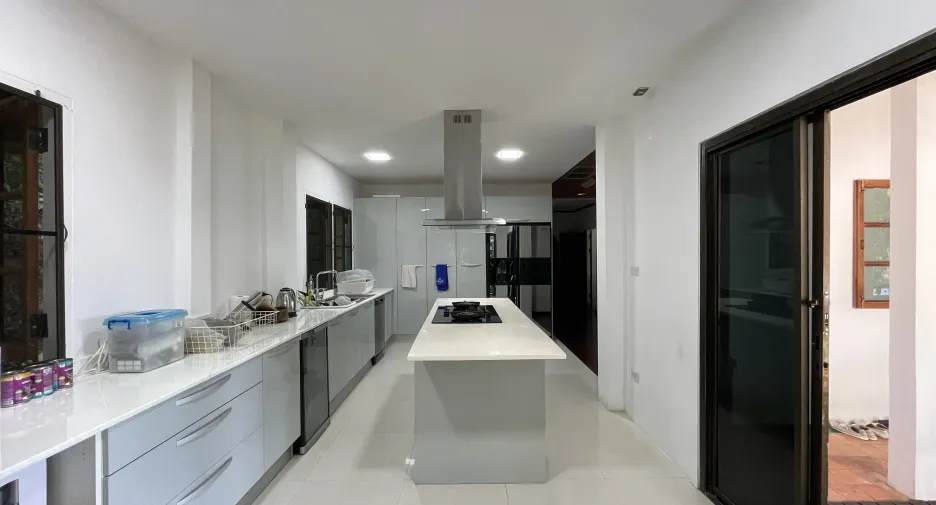 Villa en alquiler de 4 habitaciones en Kathu, Phuket