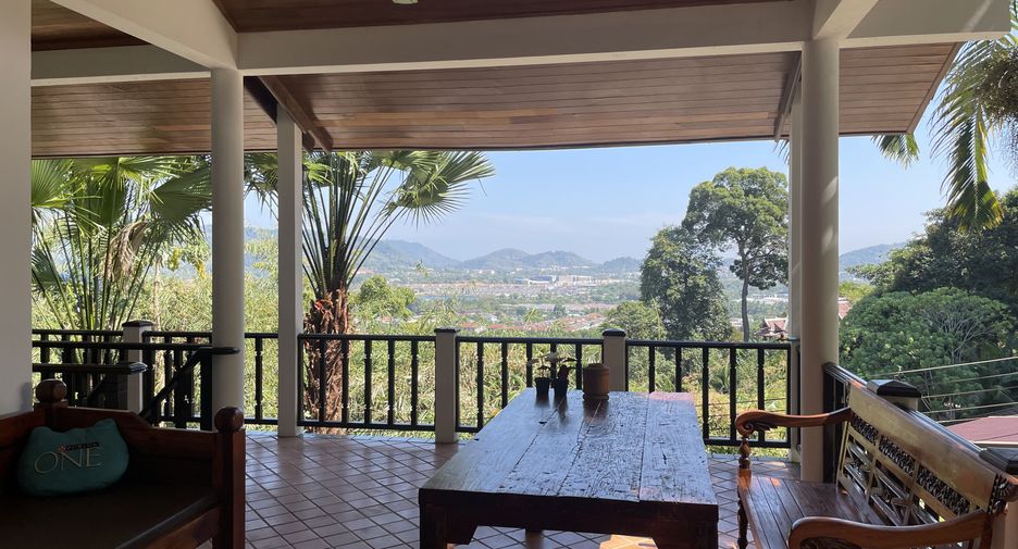 Villa en alquiler de 4 habitaciones en Kathu, Phuket