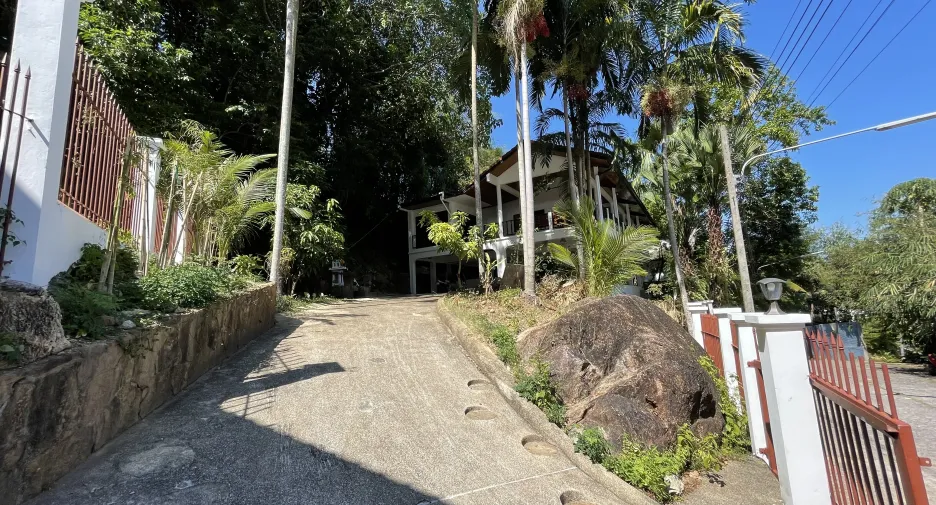 Villa en alquiler de 4 habitaciones en Kathu, Phuket