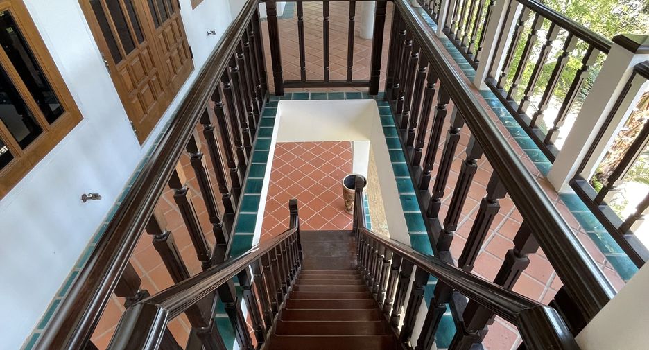 Villa en alquiler de 4 habitaciones en Kathu, Phuket