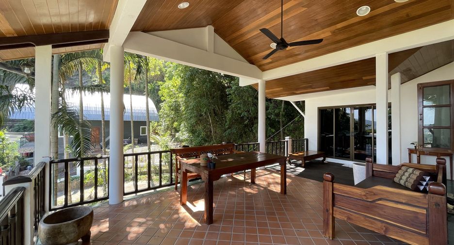 Villa en alquiler de 4 habitaciones en Kathu, Phuket