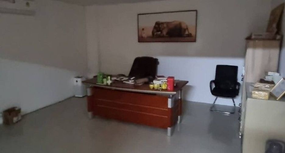 For sale 10 ベッドルーム house in Ban Bueng, Chonburi