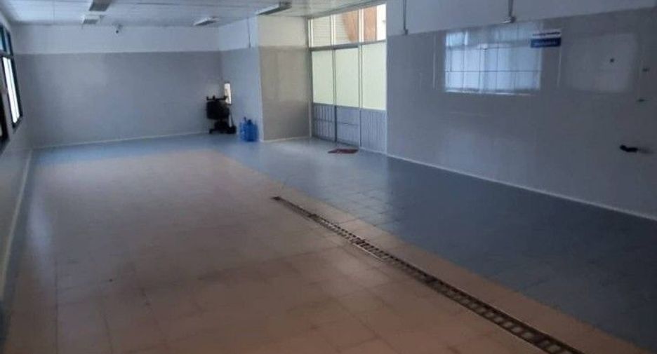 For sale 10 ベッドルーム house in Ban Bueng, Chonburi