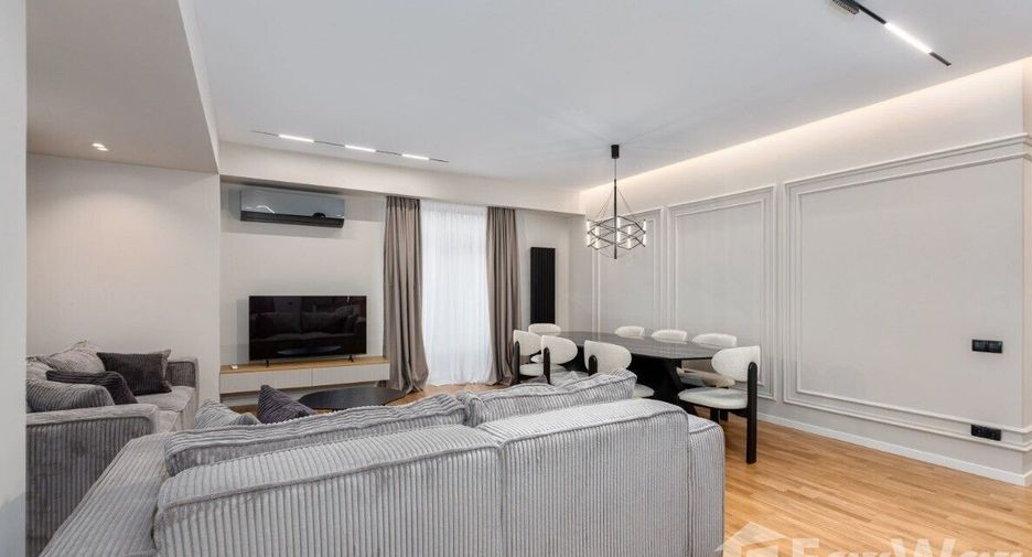 For sale 4 bedrooms apartment in Mueang Phuket, Phuket