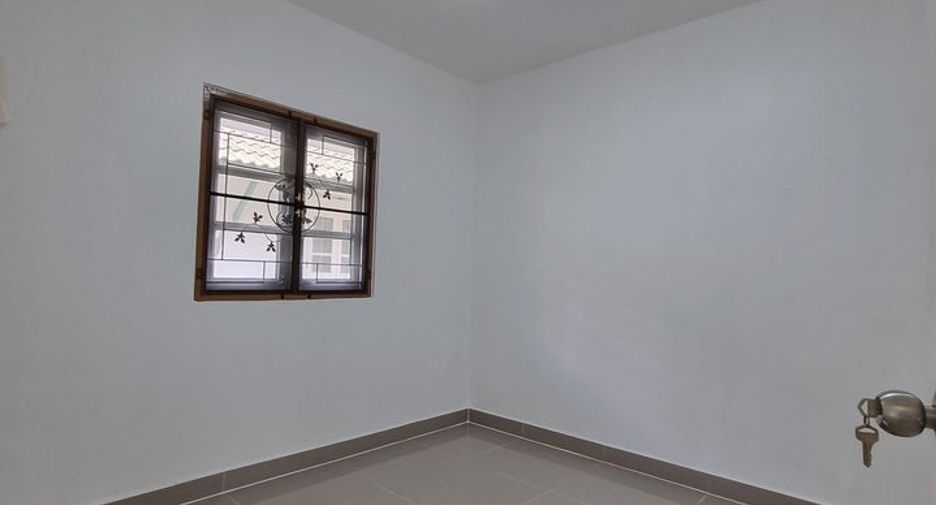 For sale 3 bedrooms townhouse in Khlong Luang, Pathum Thani