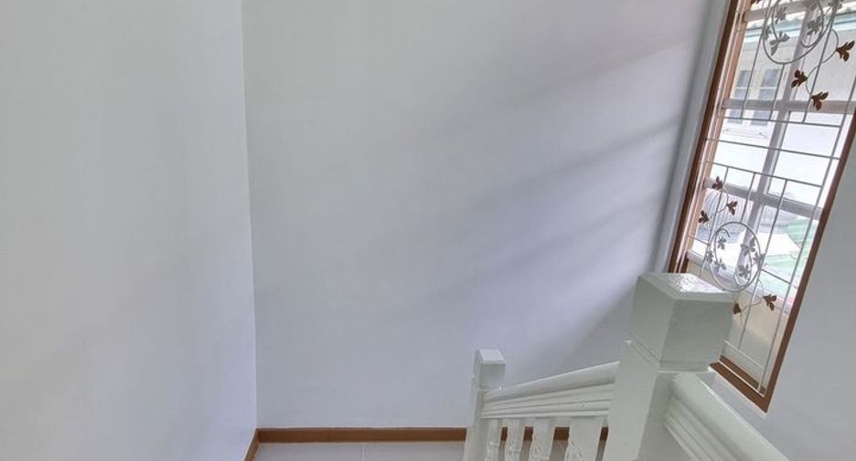 For sale 3 bedrooms townhouse in Khlong Luang, Pathum Thani