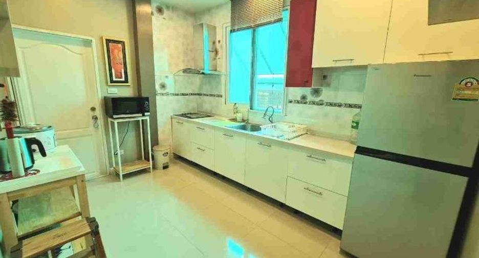 À vendre 3 chambres maison à Sattahip, Chonburi