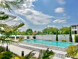 Villa zum Kauf mit 4 Zimmer in Bang Lamung, Chonburi