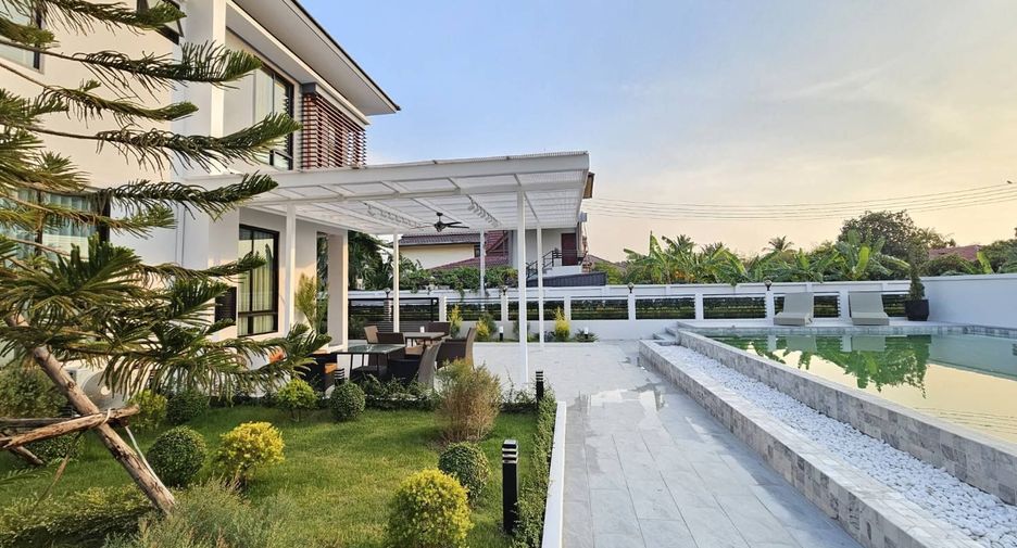 For sale 4 bedrooms villa in Bang Lamung, Chonburi