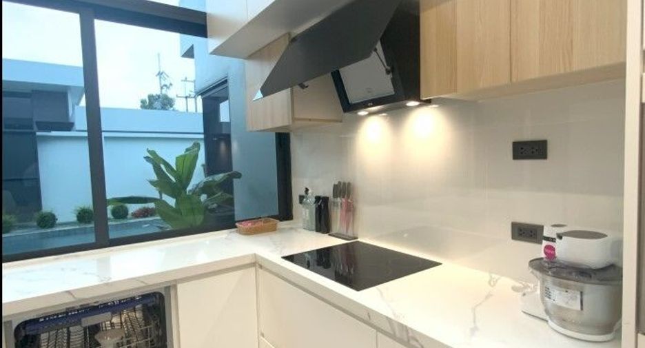 For sale and for rent 3 bedrooms villa in Bang Lamung, Chonburi