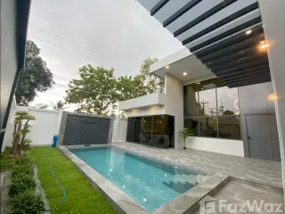 Villa en venta y en alquiler de 3 habitaciones en Bang Lamung, Chonburi