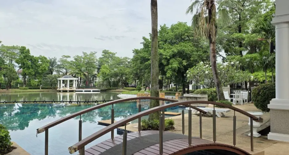 Casa en venta y en alquiler de 4 habitaciones en Mueang Nonthaburi, Nonthaburi