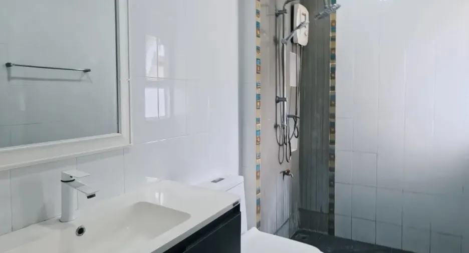 Casa en venta y en alquiler de 4 habitaciones en Mueang Nonthaburi, Nonthaburi